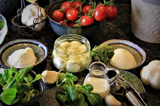 Zutaten für Tomaten mit Ziegenfrischkäsefüllung ©Elisabeth Heidegger/LK Niederösterreich
