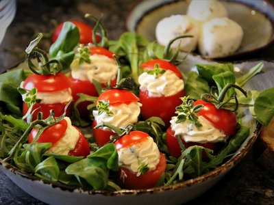 Paradeiser mit Ziegenfrischkäse gefüllt ©Elisabeth Heidegger/LK Niederösterreich
