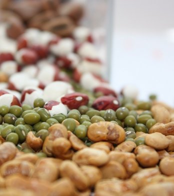 Hülsenfrüchte ausgeschüttet