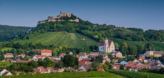 Schmittn | Vinothek Falkenstein Titelbild
