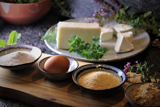 Ziegenkäse mit Zutaten für Panier ©Elisabeth Heidegger/LK Niederösterreich