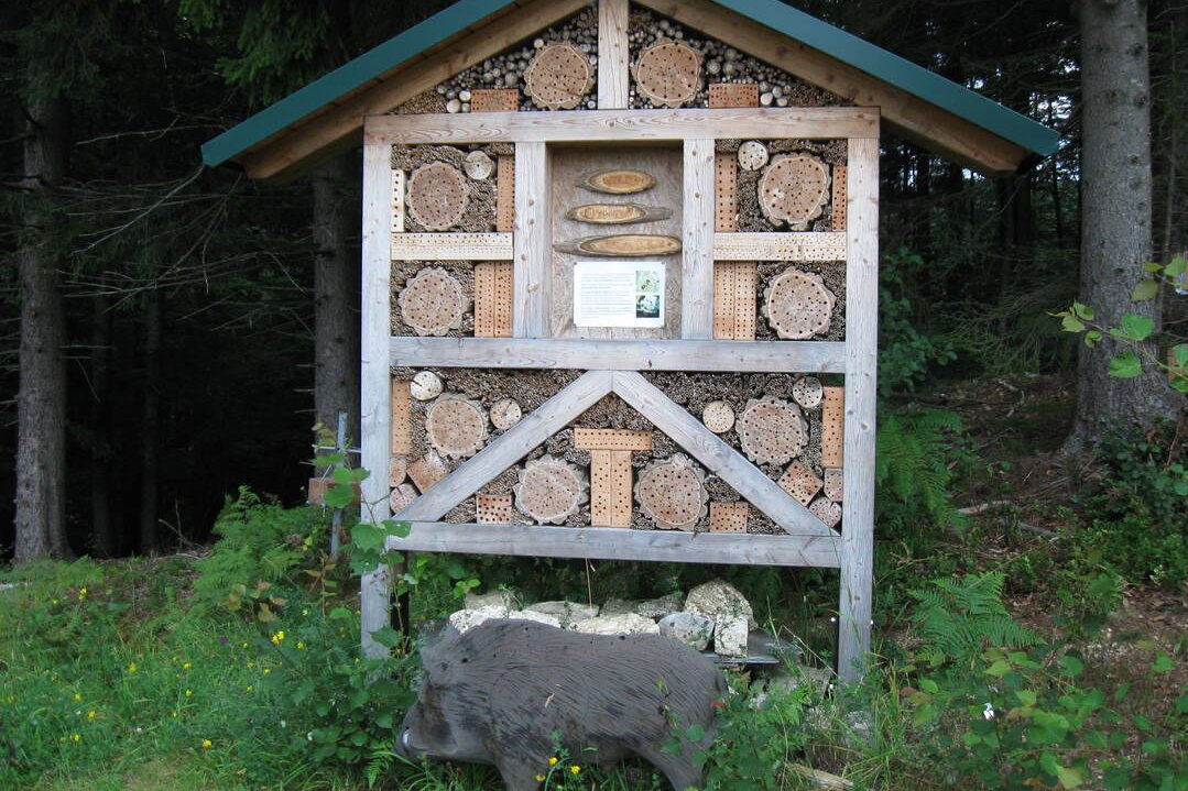 Insektenhotel im Garten