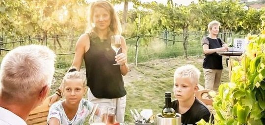 Weinbau & Heuriger Stoiber Titelbild