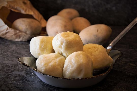 Fertige Kartoffelknödel