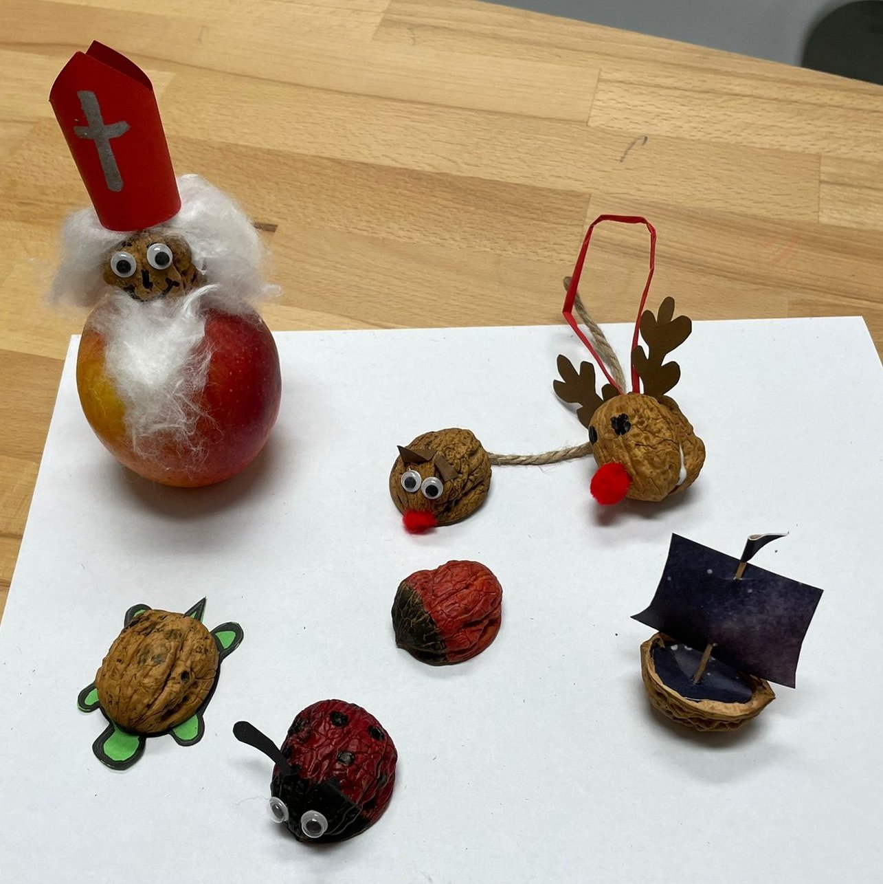 Nikolaus, Schildkröte, Maus, Rentier, Schiff und Marienkäfer basteln aus Schalen von Walnuss