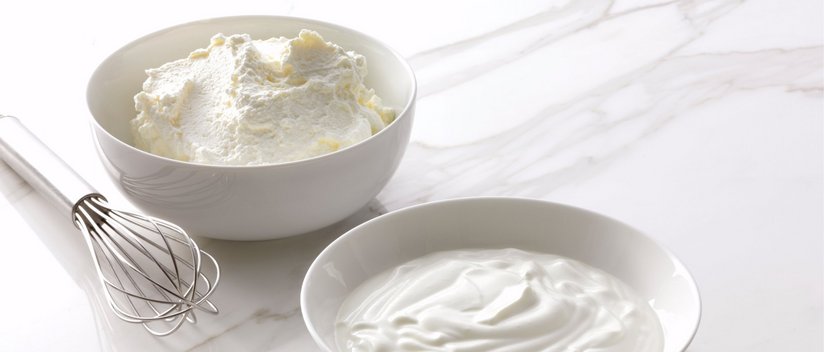 Schlagobers oder Sahne in Schüssel ©AMA Marketing