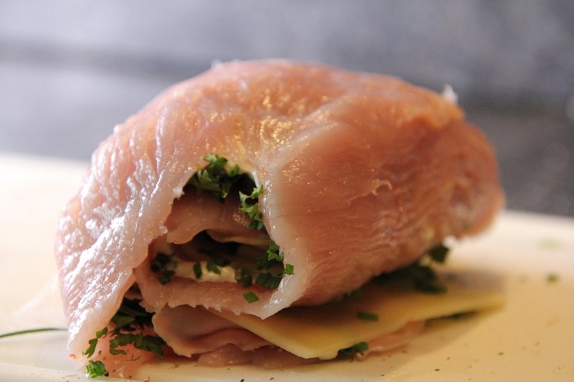 Putenrollbraten mit Kräutern und Frischkäse ©Elisabeth Heidegger/LK Niederösterreich