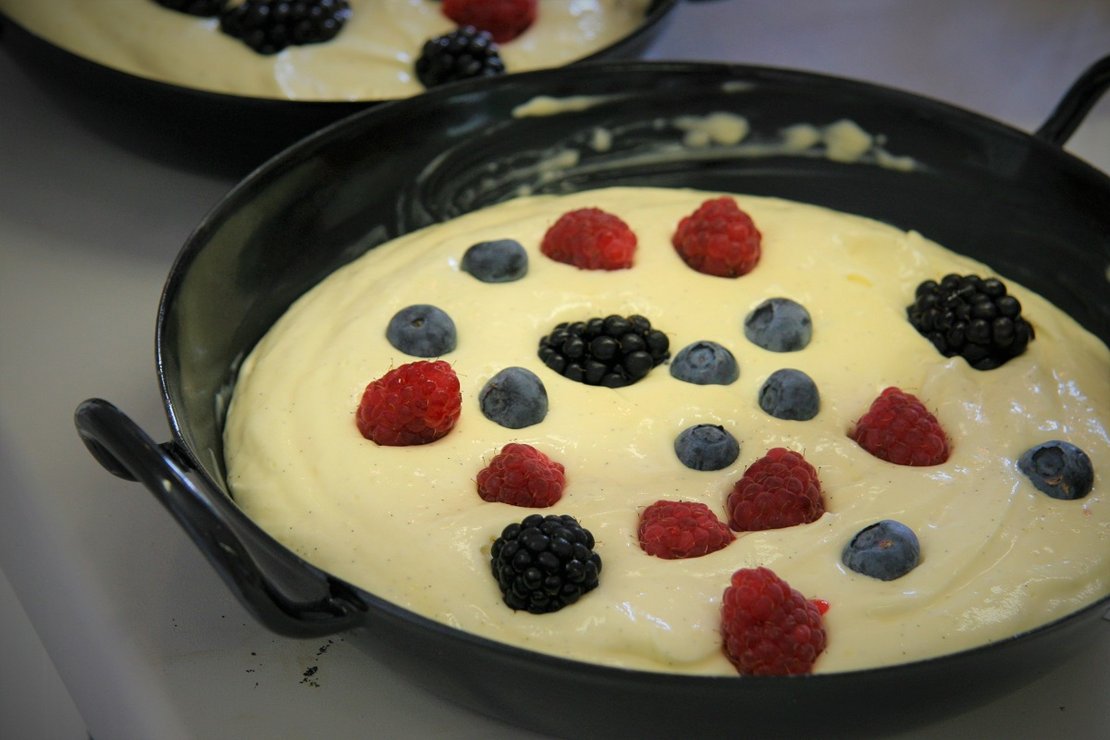 Schnelle Topfenpfanne mit Vanille und Beeren im Entstehen ©Elisabeth Heidegger/LK Niederösterreich