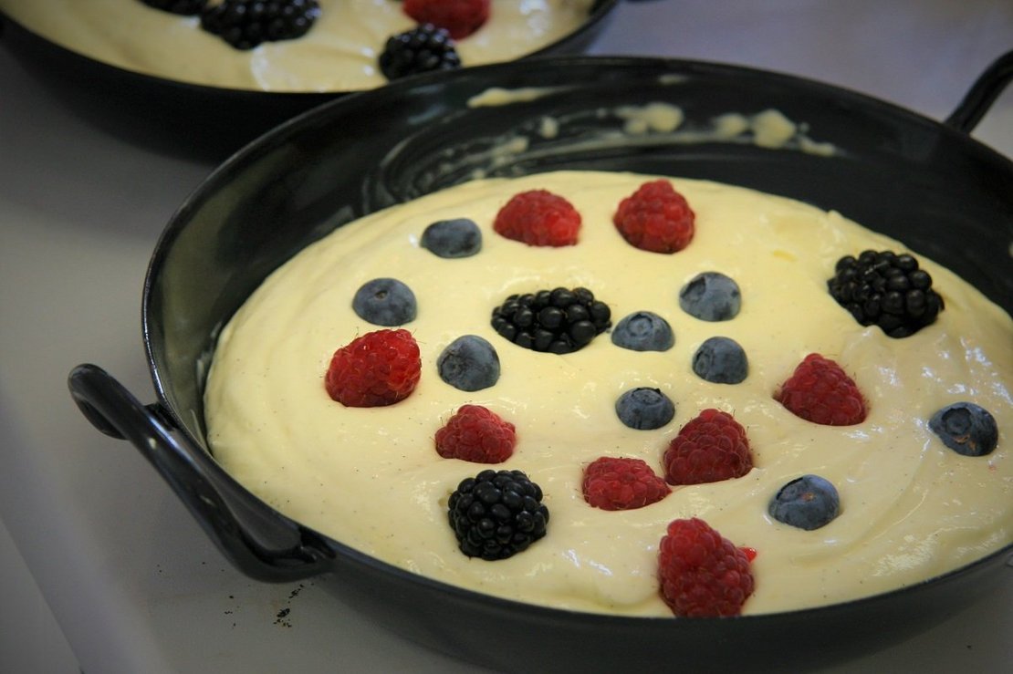 Schnelle Topfenpfanne mit Vanille und Beeren im Entstehen ©Elisabeth Heidegger/LK Niederösterreich