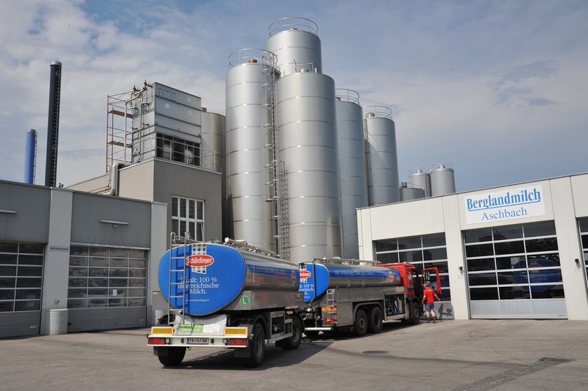 Milchanlieferung in Molkerei Berglandmilch mit Milchlieferwagen ©Paula Pöchlauer-Kozel/LK Niederösterreich