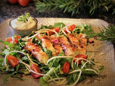 angerichteter Schafschnittkäse auf Blattsalat ©Elisabeth Heidegger/LK Niederösterreich