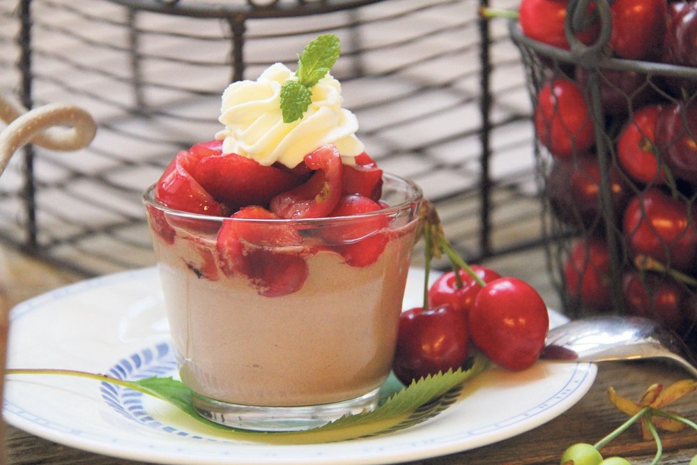 Kalte Schoko-Creme mit Kirschen - Landwirtschaft verstehen Kalte Schoko-Creme mit Kirschen - Landwirtschaft verstehen