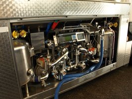 Milchsammelwagen holt Milch vom Betrieb ©Franz Groissmayer/LK Niederösterreich