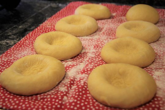 Loch im Krapfenteig ©Elisabeth Heidegger/LK Niederösterreich