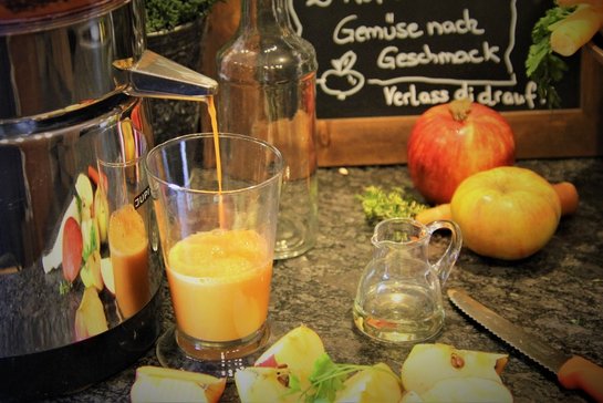 Auch wenn Obst und Gemüse nicht mehr ganz ansehnlich sind, egal, rein damit in die Saftpresse und die Vitamine gehören dir! ©Elisabeth Heidegger/LK Niederösterreich