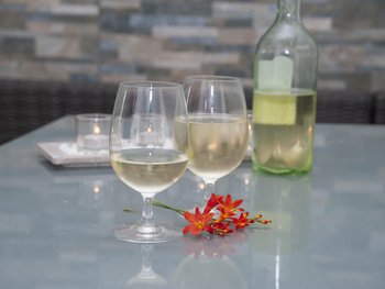 Mostglas mit Mostflasche