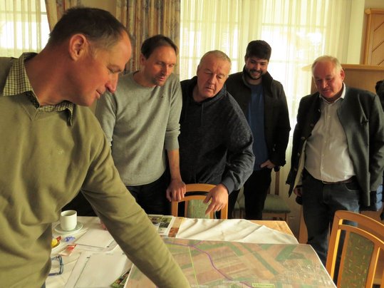 Fortschritte werden besprochen, Potentiale analysiert und Pläne geschmiedet.