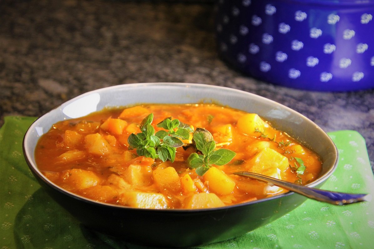 Kartoffelgulasch mit Gemüse
