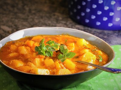 Kartoffelgulasch mit Gemüse