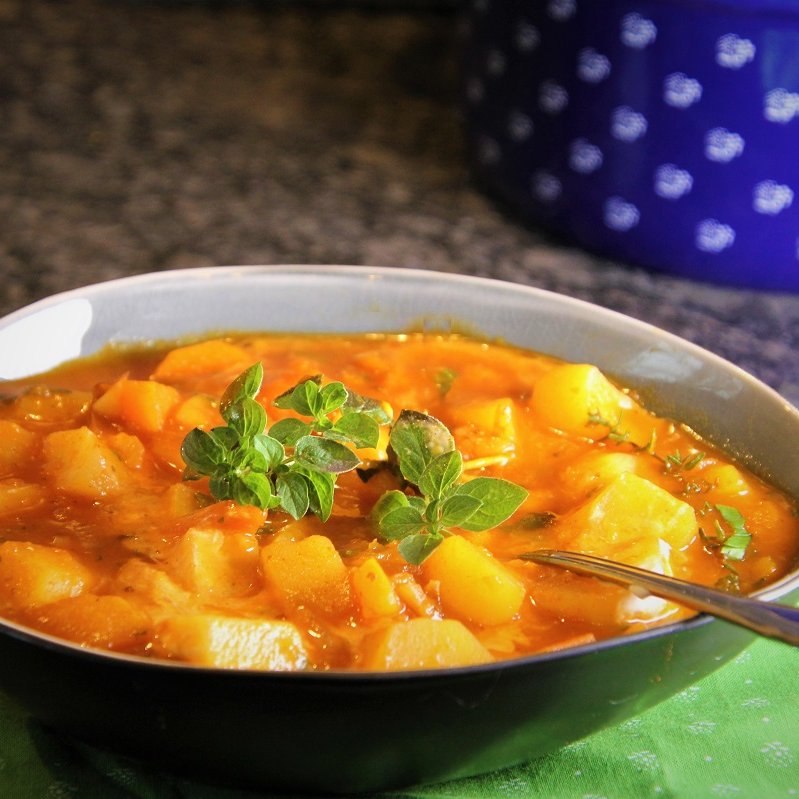 Kartoffelgulasch mit Gemüse