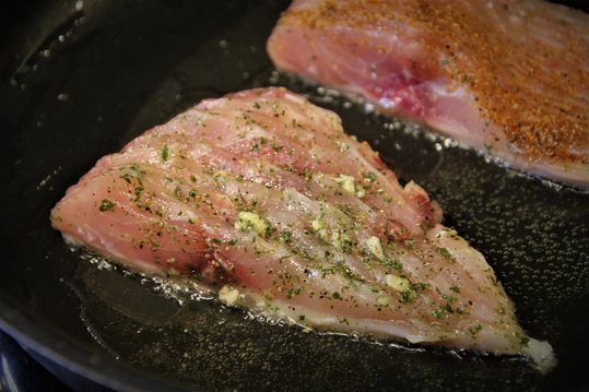 Karpfen anbraten ©Elisabeth Heidegger/LK Niederösterreich