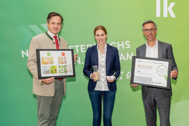 Foto mit LK NÖ-Präsident Johannes Schmuckenschlager, Stv. LJ-Landesleiterin Magdalena Polsterer und Bauernbund-Präsident Georg Strasser