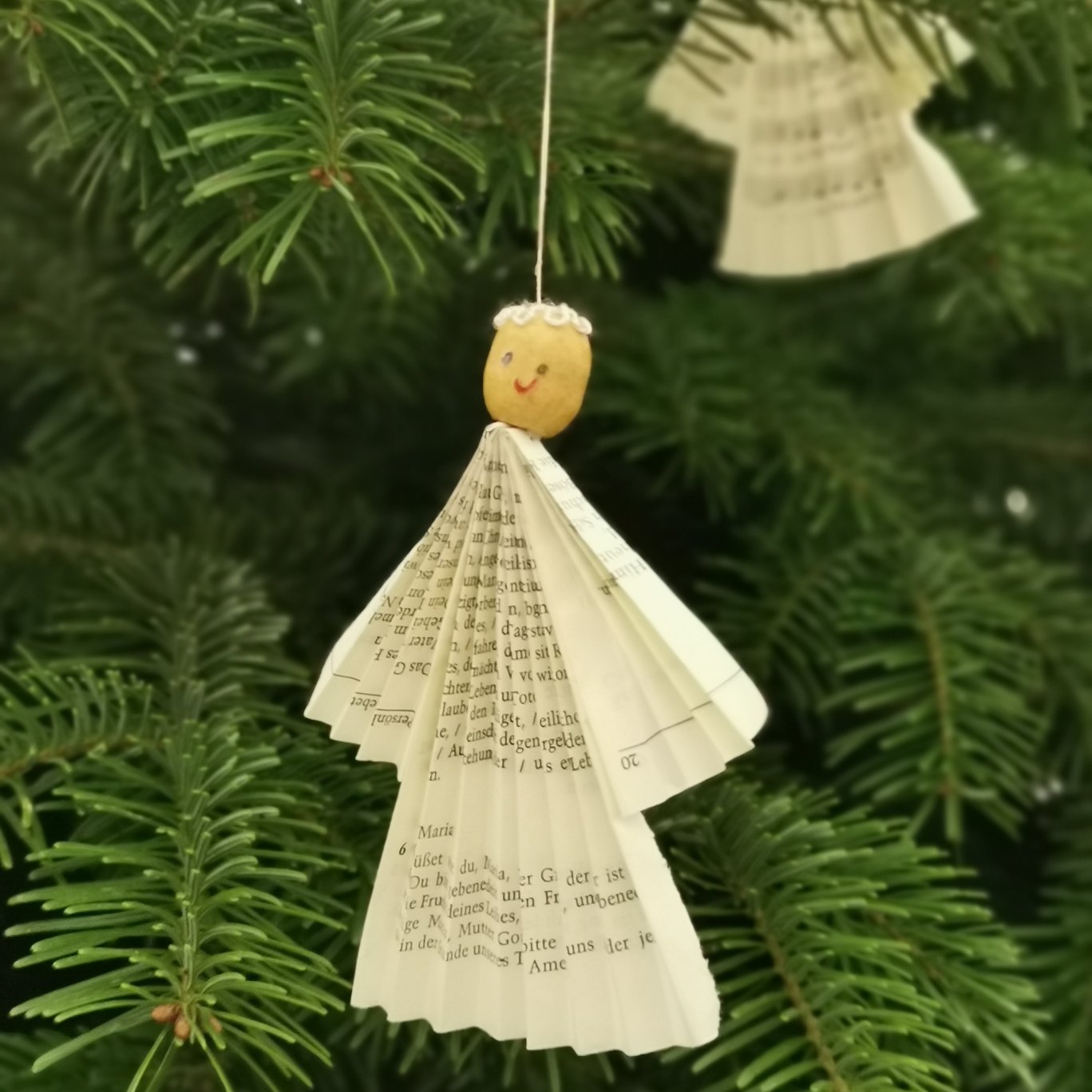 Papier-Engerl mit Gesicht