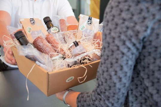 Ein Gutes vom Bauernhof-Geschenkskorb ist das perfekte Geschenk für Weihnachten, Geburtstag, Ostern und Co.