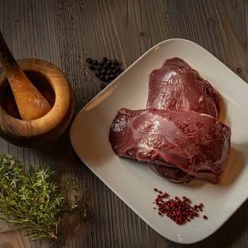 rohes Hirschfleisch vor der Zubereitung ©pixabay