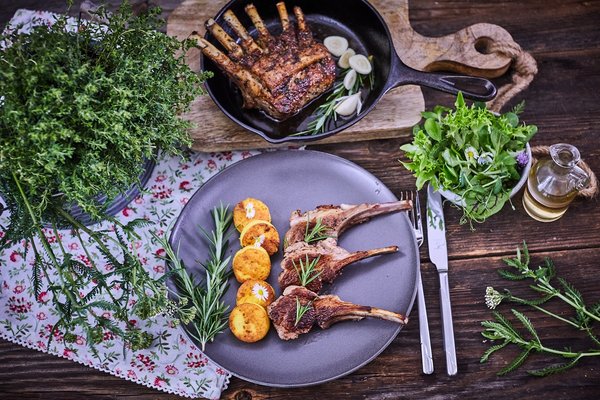 Marinierte Lammkoteletts - Landwirtschaft verstehen
