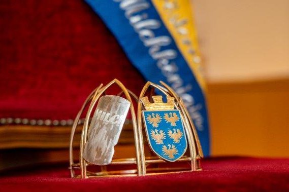 Krone der NÖ Milchkönigin ©Georg Pomaßl/LK Niederösterreich