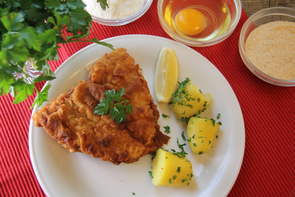 Schnitzel vom Schwein mit Petersilerdäpfel ©Elisabeth Heidegger/LK Niederösterreich