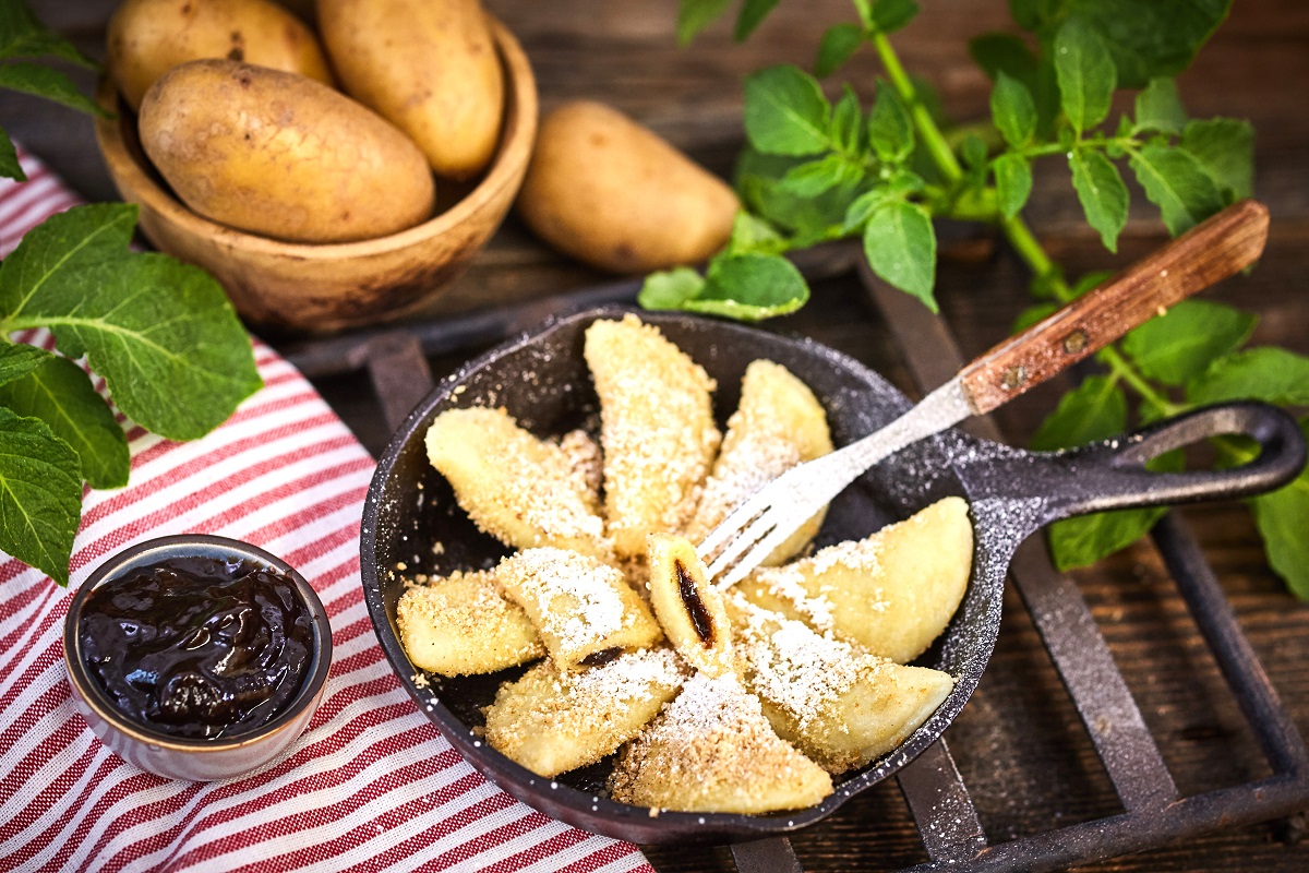 Powidltascherl aus Erdäpfelteig