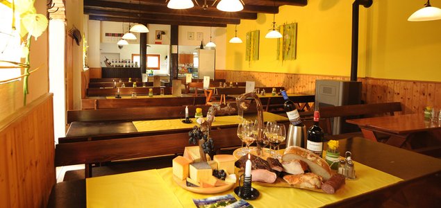 Heuriger am Altenberg Platz-Schwayer Titelbild